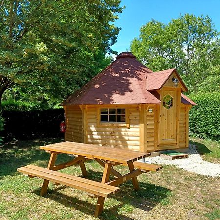 Camping Le Vallage Attigny Экстерьер фото