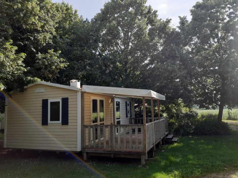 Camping Le Vallage Attigny Экстерьер фото
